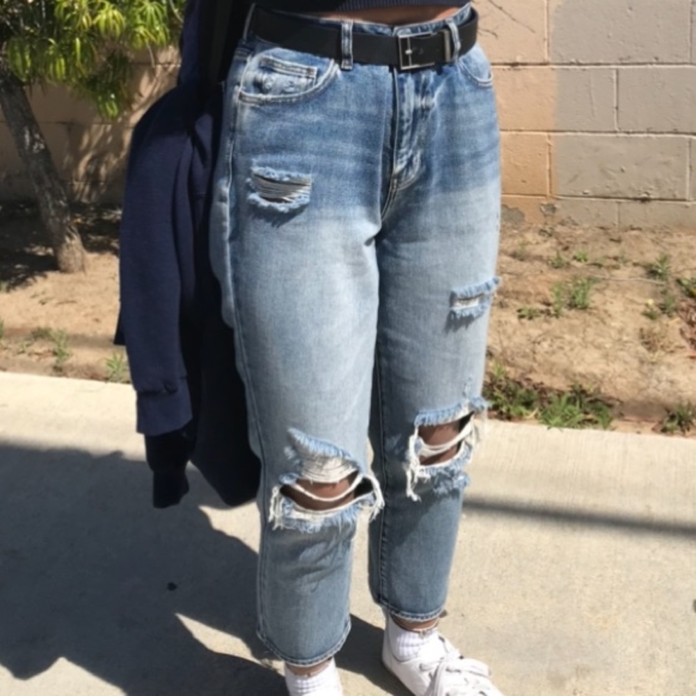 PacSun Ripped Mom Jean - Picture 5 of 6